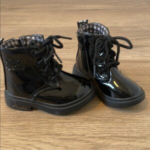 Ovekos Black zip size 7US (21)